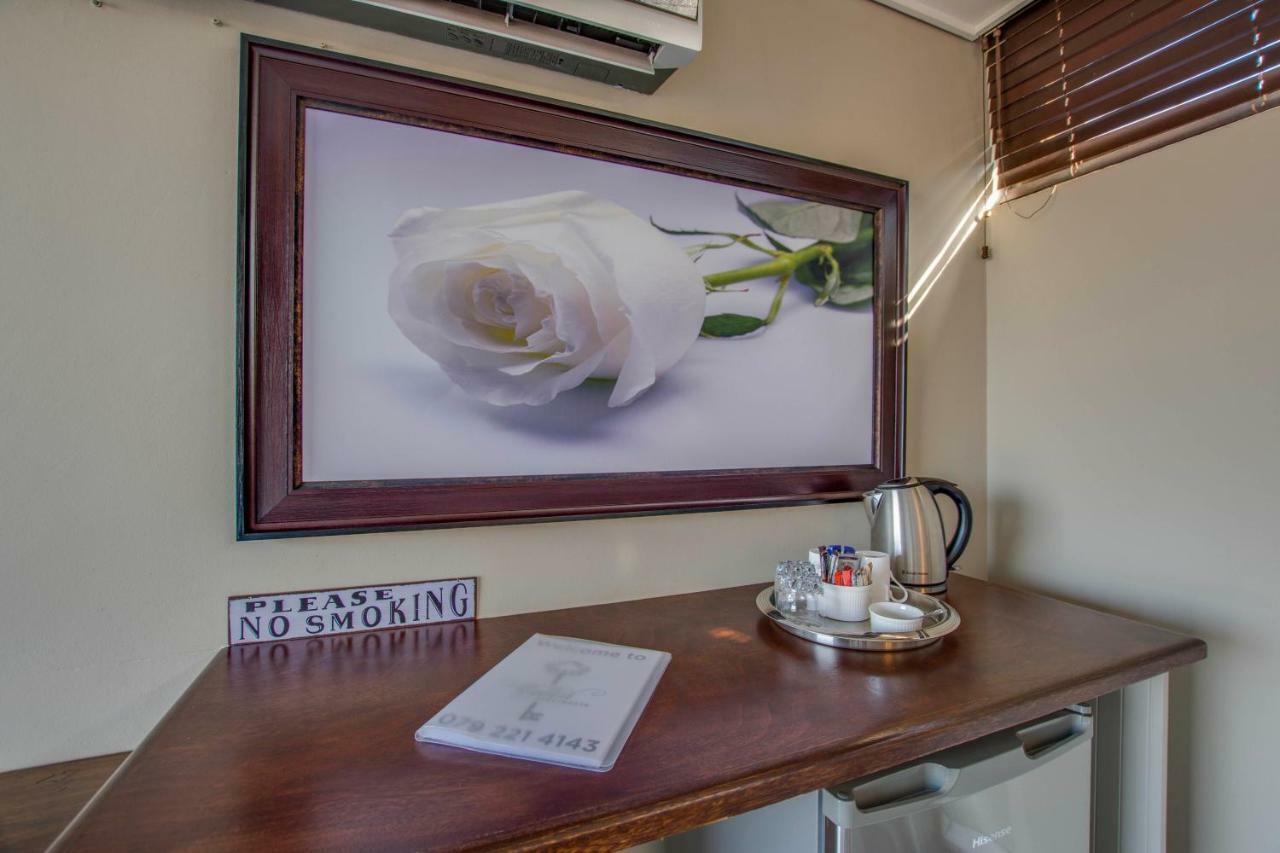 Migdash Guesthouse Hartbeespoort Luaran gambar